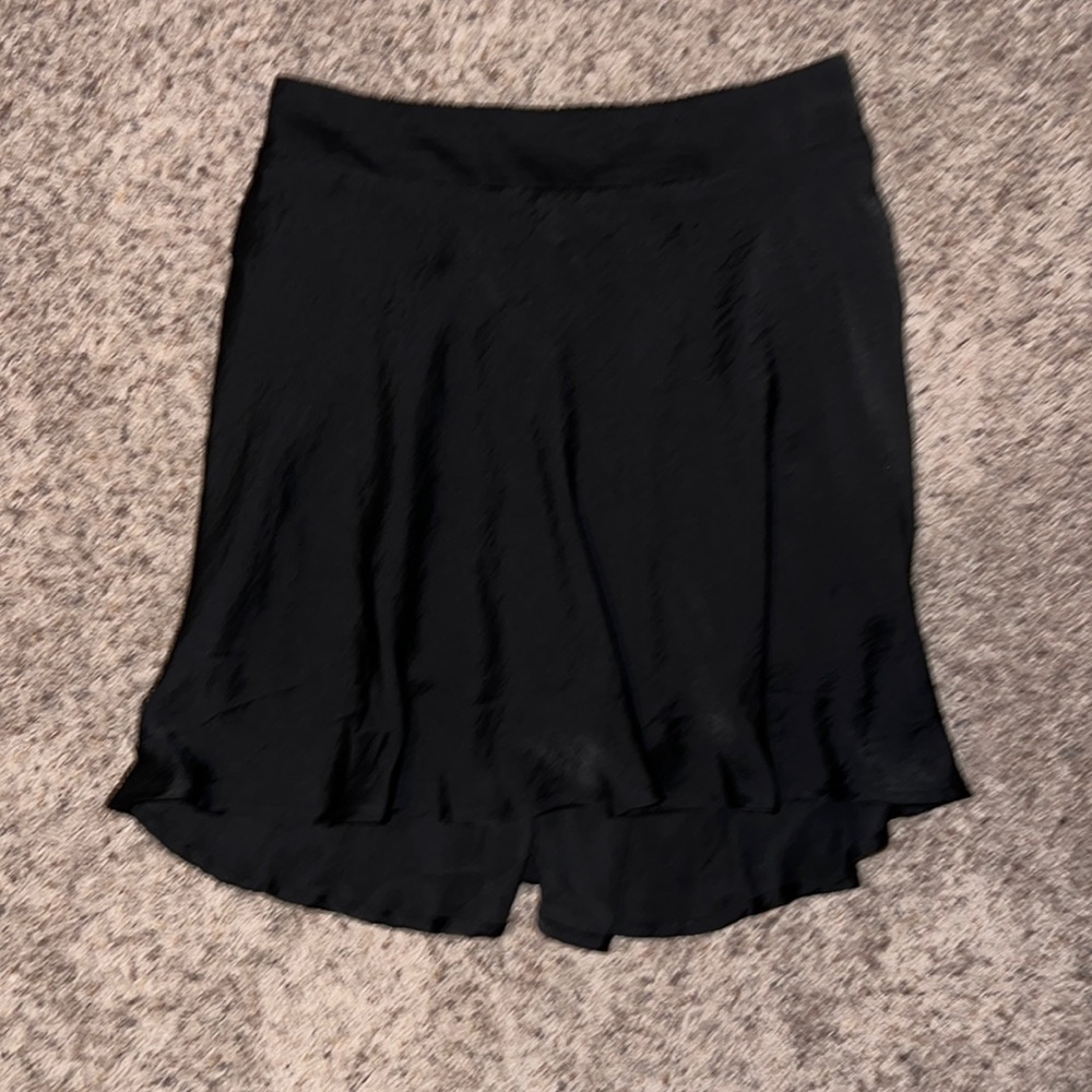 Flowey black silk skirt with elastic band